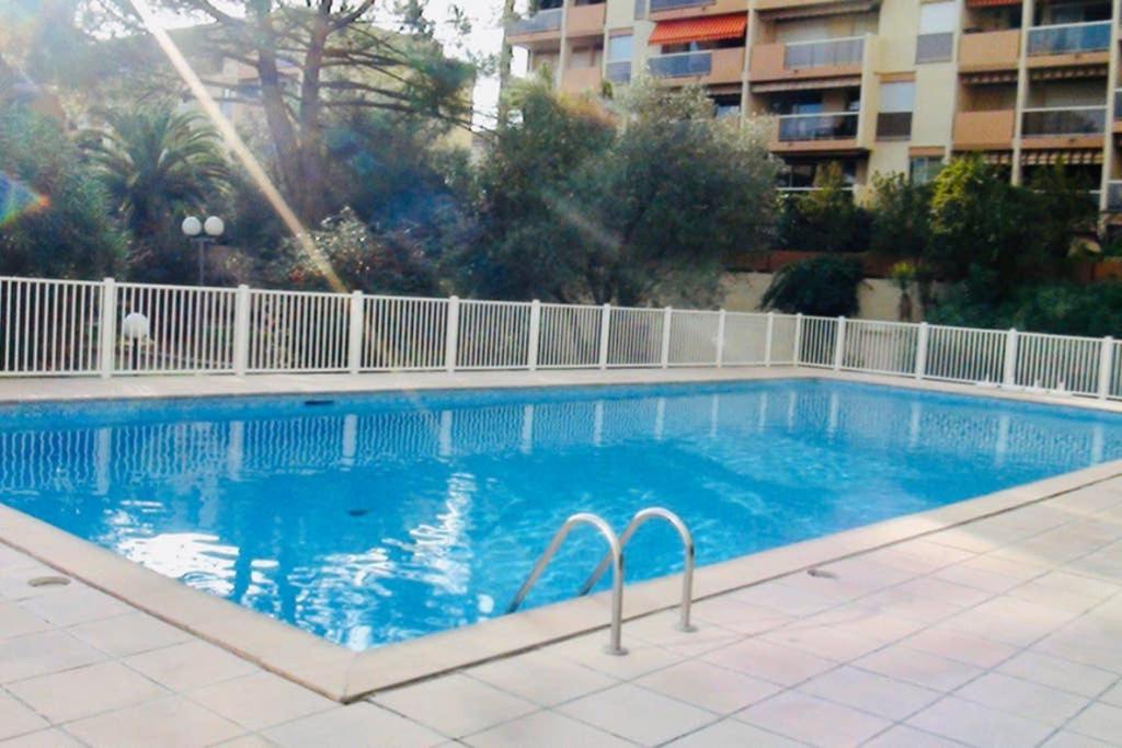 Studio Centre De Hyeres Pour 4 Personnes Piscine Et Tennis Exteriér fotografie